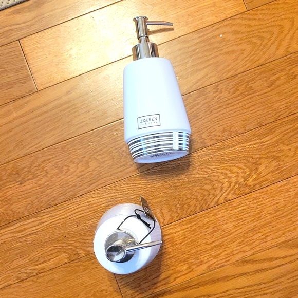 J. Queen Bath J Queen Ceramic Lotion Or Soap Dispensers Poshmark